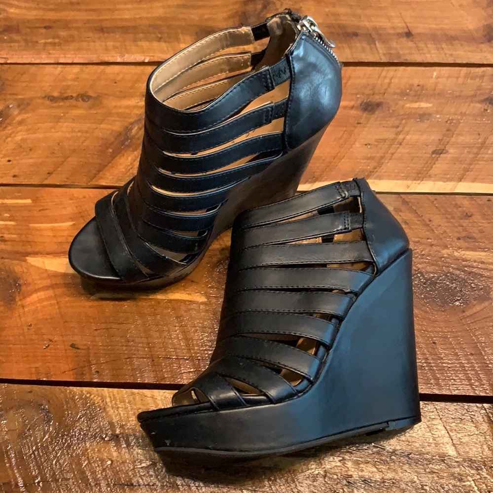 Chinese Laundry Wedges